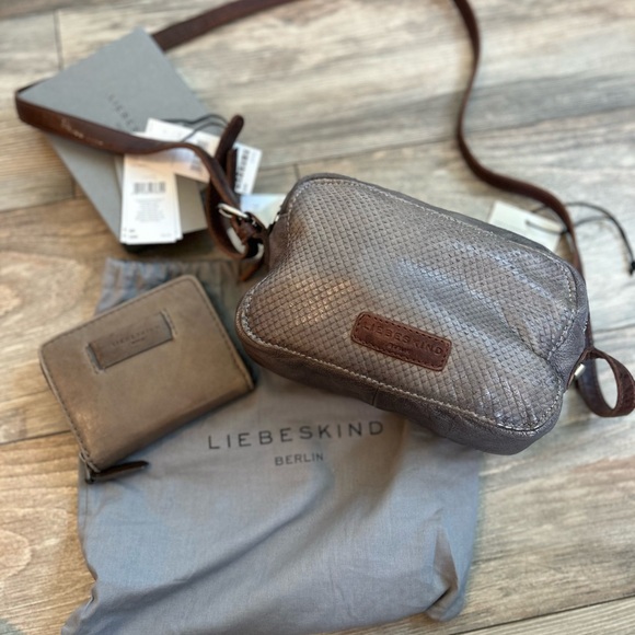 LIEBESKIND CITY & LIEBESKIND LAMBSKIN WALLET
Street Grey - Picture 2 of 9